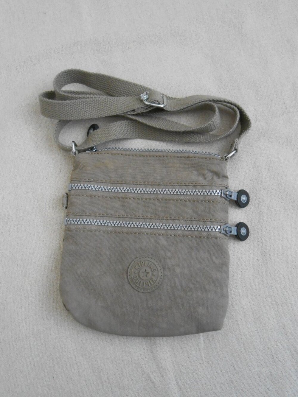 Kipling Light brown Mini crossbody bag size_ 7.5"x 7" EUC